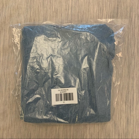 Abercrombie & Fitch Ultra High Rise Ankle Straight Jeans NWT 27W Light Wash - Picture 5 of 6